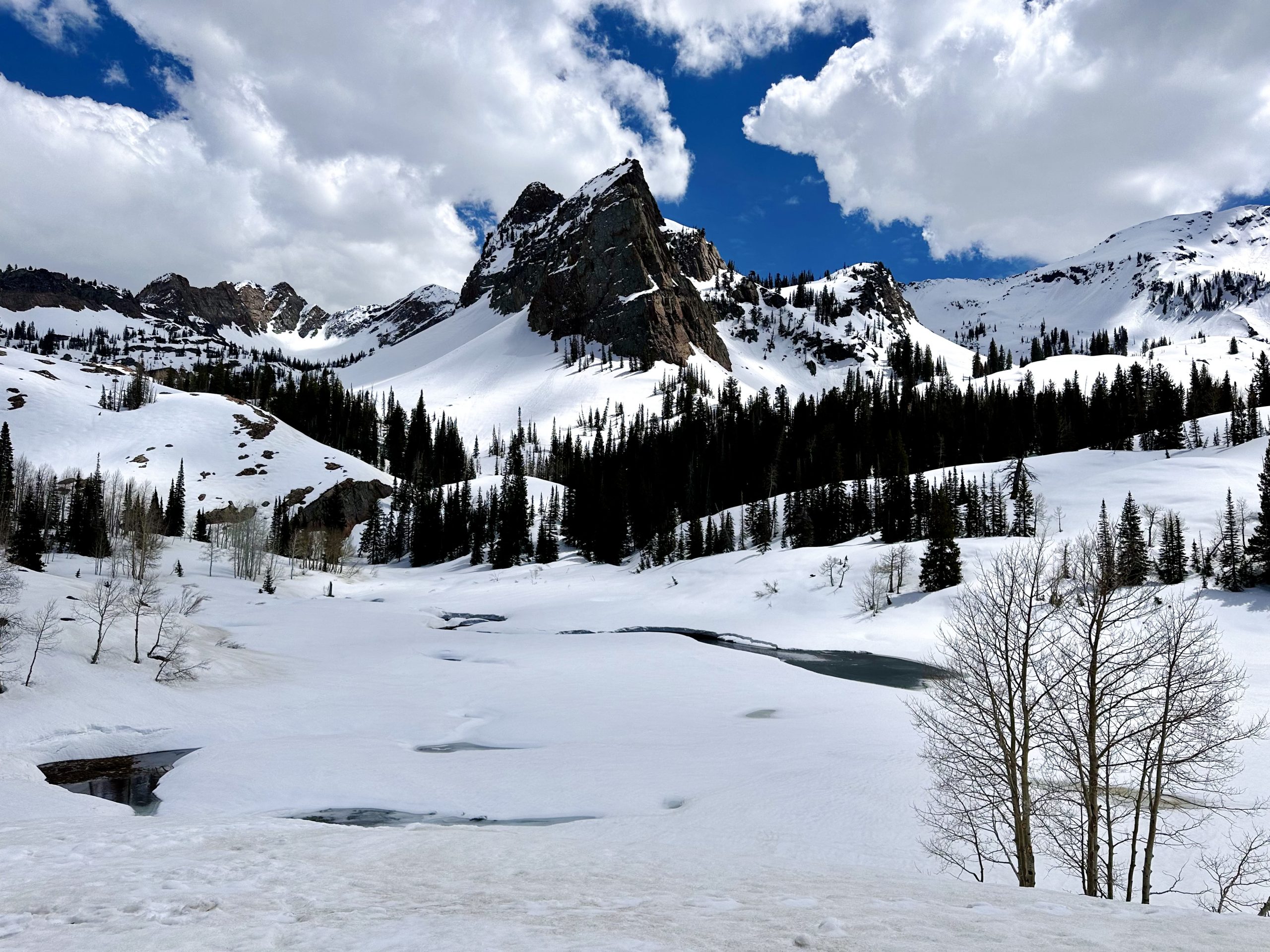 穿上钉鞋爬雪山