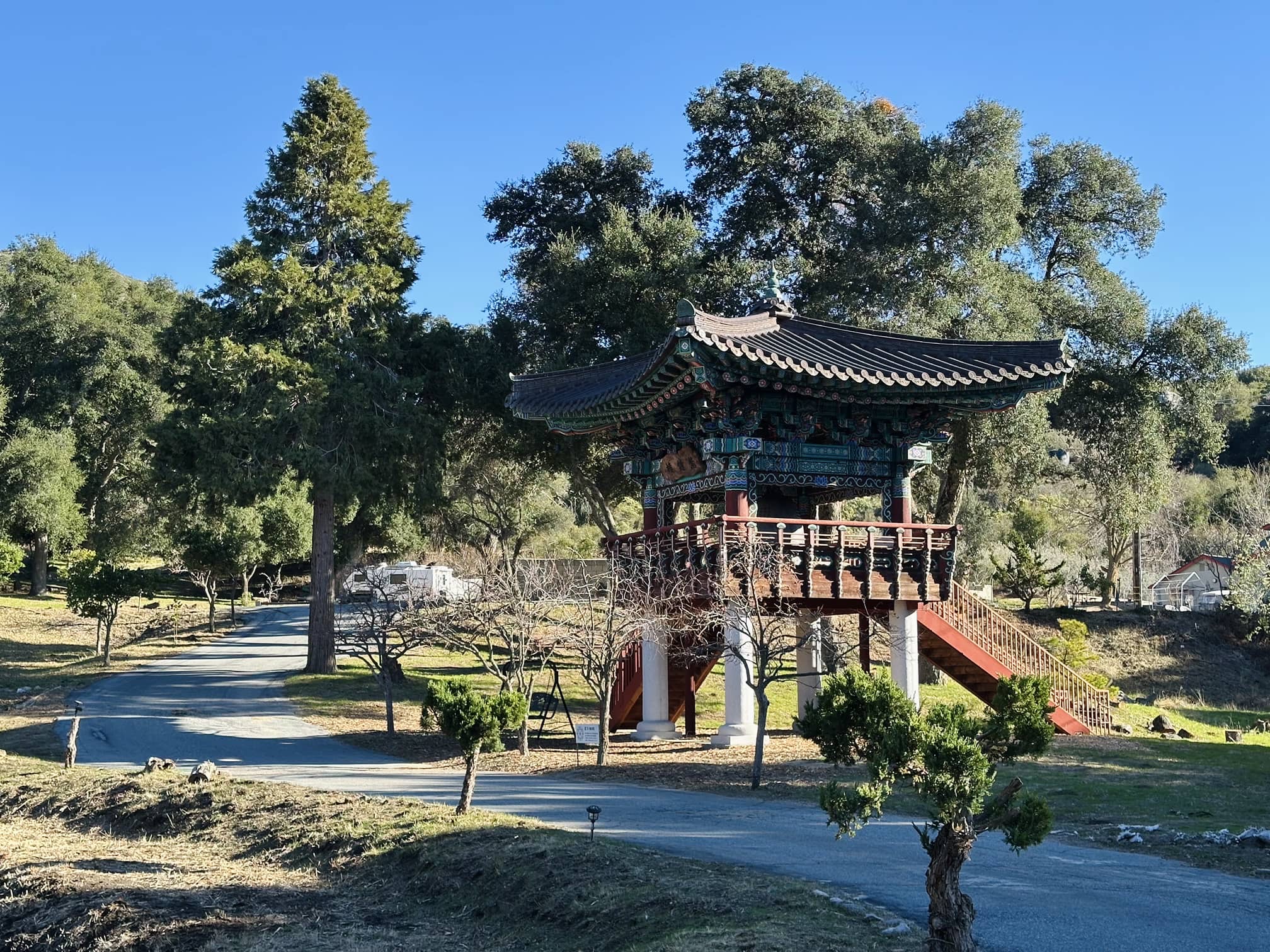大棕榈泉地区：山谷中的禅院
